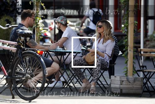 Amsterdam 21 mei 2018
Candy Dulfer met haar nieuwe vriend Rafael Nagelkerke. Candy heeft nieuw huis gekocht en Rafael heeft de sleutel.