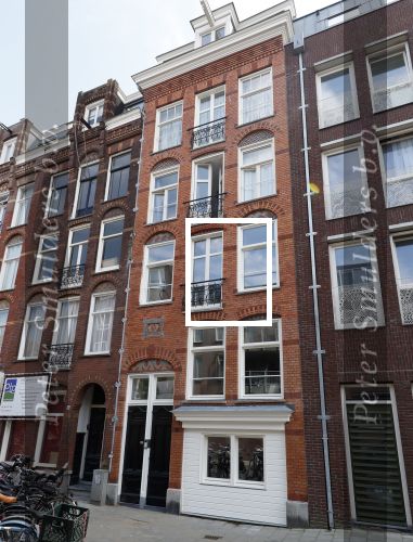 Amsterdam 21 mei 2018
Candy Dulfer met haar nieuwe vriend Rafael Nagelkerke. Candy heeft nieuw huis gekocht en Rafael heeft de sleutel.