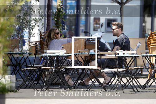 Amsterdam 21 mei 2018
Candy Dulfer met haar nieuwe vriend Rafael Nagelkerke. Candy heeft nieuw huis gekocht en Rafael heeft de sleutel.