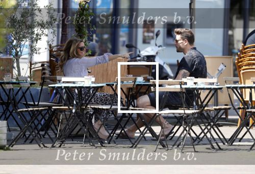 Amsterdam 21 mei 2018
Candy Dulfer met haar nieuwe vriend Rafael Nagelkerke. Candy heeft nieuw huis gekocht en Rafael heeft de sleutel.