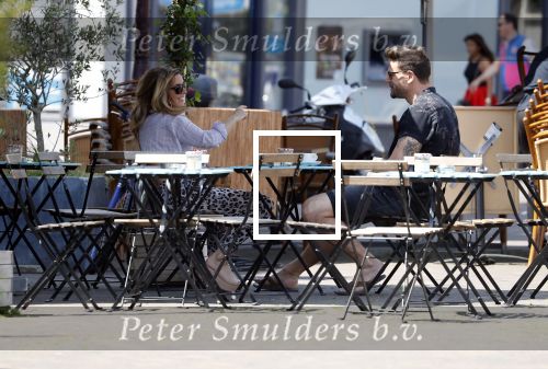 Amsterdam 21 mei 2018
Candy Dulfer met haar nieuwe vriend Rafael Nagelkerke. Candy heeft nieuw huis gekocht en Rafael heeft de sleutel.