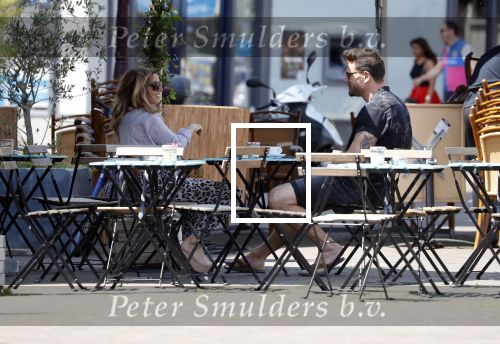 Amsterdam 21 mei 2018
Candy Dulfer met haar nieuwe vriend Rafael Nagelkerke. Candy heeft nieuw huis gekocht en Rafael heeft de sleutel.