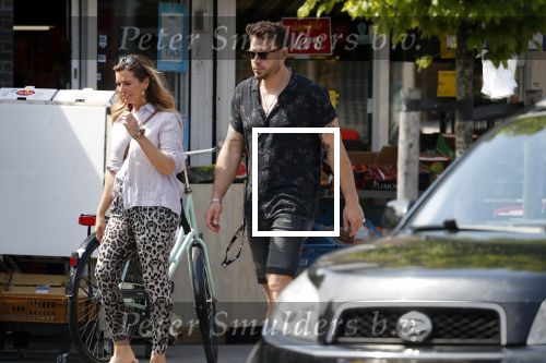 Amsterdam 21 mei 2018
Candy Dulfer met haar nieuwe vriend Rafael Nagelkerke. Candy heeft nieuw huis gekocht en Rafael heeft de sleutel.