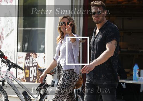 Amsterdam 21 mei 2018
Candy Dulfer met haar nieuwe vriend Rafael Nagelkerke. Candy heeft nieuw huis gekocht en Rafael heeft de sleutel.
