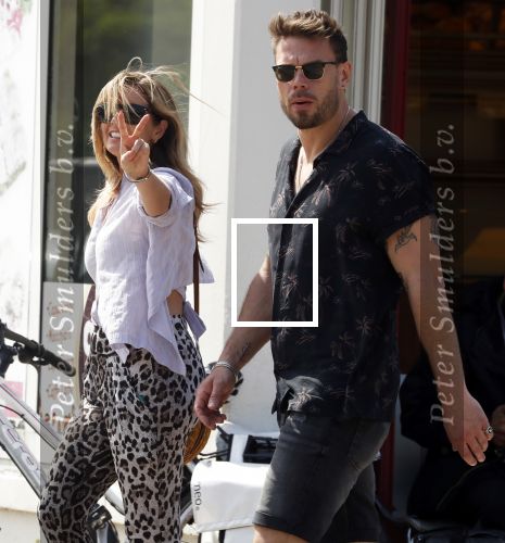 Amsterdam 21 mei 2018
Candy Dulfer met haar nieuwe vriend Rafael Nagelkerke. Candy heeft nieuw huis gekocht en Rafael heeft de sleutel.