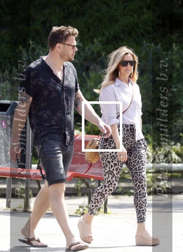 Amsterdam 21 mei 2018
Candy Dulfer met haar nieuwe vriend Rafael Nagelkerke. Candy heeft nieuw huis gekocht en Rafael heeft de sleutel.