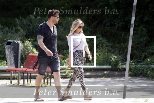 Amsterdam 21 mei 2018
Candy Dulfer met haar nieuwe vriend Rafael Nagelkerke. Candy heeft nieuw huis gekocht en Rafael heeft de sleutel.