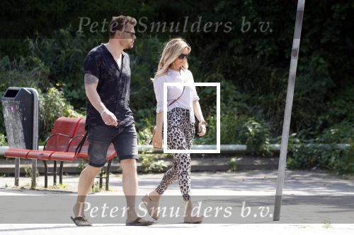 Amsterdam 21 mei 2018
Candy Dulfer met haar nieuwe vriend Rafael Nagelkerke. Candy heeft nieuw huis gekocht en Rafael heeft de sleutel.