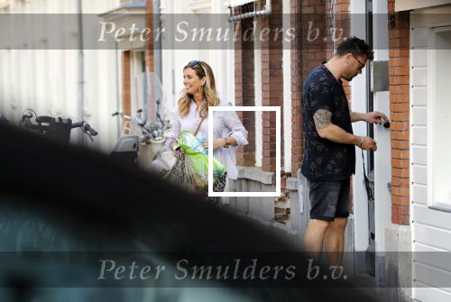 Amsterdam 21 mei 2018
Candy Dulfer met haar nieuwe vriend Rafael Nagelkerke. Candy heeft nieuw huis gekocht en Rafael heeft de sleutel.