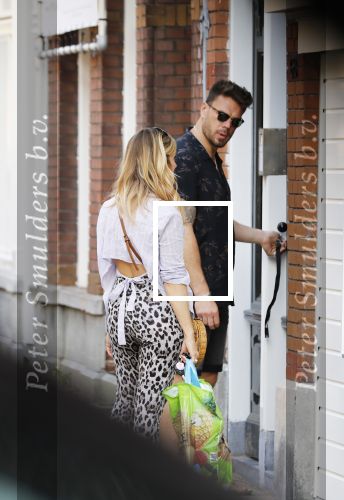 Amsterdam 21 mei 2018
Candy Dulfer met haar nieuwe vriend Rafael Nagelkerke. Candy heeft nieuw huis gekocht en Rafael heeft de sleutel.