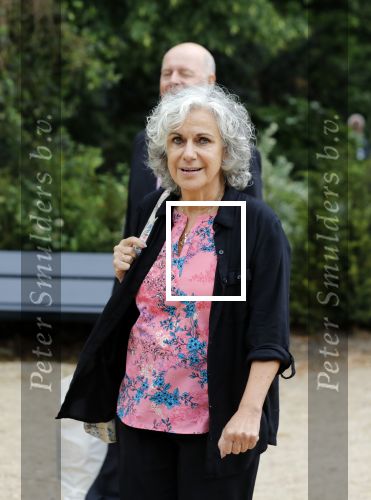 Amsterdam 24 mei 2018
Begrafenis Natascha Emanuels op begraafplaats zorgvlied. Cilly Dartell met man