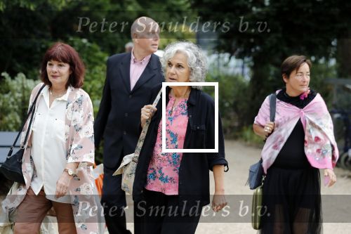 Amsterdam 24 mei 2018
Begrafenis Natascha Emanuels op begraafplaats zorgvlied. Cilly Dartell met man