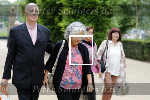 Amsterdam 24 mei 2018
Begrafenis Natascha Emanuels op begraafplaats zorgvlied. Cilly Dartell met man
