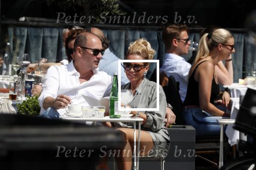 Amsterdam 20 mei 2018
Connie Witteman met verloofde Eugene v Dun op terras.