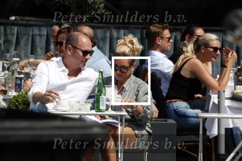 Amsterdam 20 mei 2018
Connie Witteman met verloofde Eugene v Dun op terras.