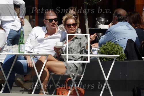 Amsterdam 20 mei 2018
Connie Witteman met verloofde Eugene v Dun op terras.