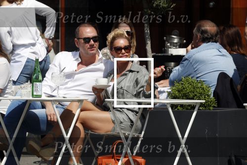 Amsterdam 20 mei 2018
Connie Witteman met verloofde Eugene v Dun op terras.