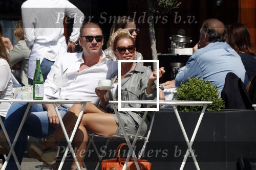 Amsterdam 20 mei 2018
Connie Witteman met verloofde Eugene v Dun op terras.