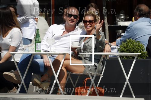 Amsterdam 20 mei 2018
Connie Witteman met verloofde Eugene v Dun op terras.