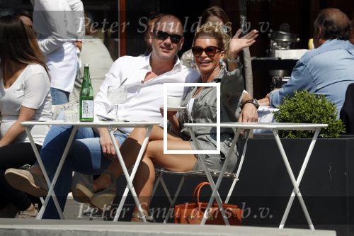 Amsterdam 20 mei 2018
Connie Witteman met verloofde Eugene v Dun op terras.