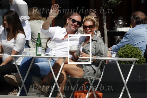 Amsterdam 20 mei 2018
Connie Witteman met verloofde Eugene v Dun op terras.