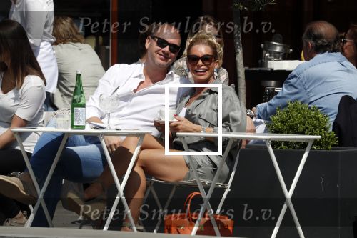 Amsterdam 20 mei 2018
Connie Witteman met verloofde Eugene v Dun op terras.