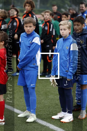 Beverwijk 2 juni 2018
Voetbaltournooi Rafael v d Vaart bij zijn oude club de Kennemers.
Zijn zoon Damian doet mee met zijn duitse Club Victoria. ( sponsor Meis interpreis)
Estavan Polman kwam met hun dochter Jesslynn . Ook Rafael zijn vader Ramone en moeder Lolita waren aanwezig.