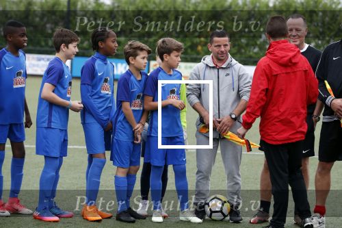 Beverwijk 2 juni 2018
Voetbaltournooi Rafael v d Vaart bij zijn oude club de Kennemers.
Zijn zoon Damian doet mee met zijn duitse Club Victoria. ( sponsor Meis interpreis)
Estavan Polman kwam met hun dochter Jesslynn . Ook Rafael zijn vader Ramone en moeder Lolita waren aanwezig.
