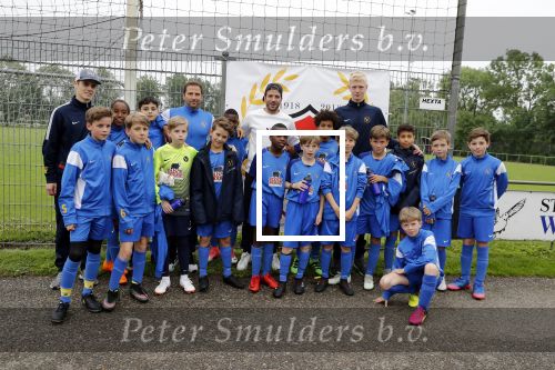 Beverwijk 2 juni 2018
Voetbaltournooi Rafael v d Vaart bij zijn oude club de Kennemers.
Zijn zoon Damian doet mee met zijn duitse Club Victoria. ( sponsor Meis interpreis)
Estavan Polman kwam met hun dochter Jesslynn . Ook Rafael zijn vader Ramone en moeder Lolita waren aanwezig.