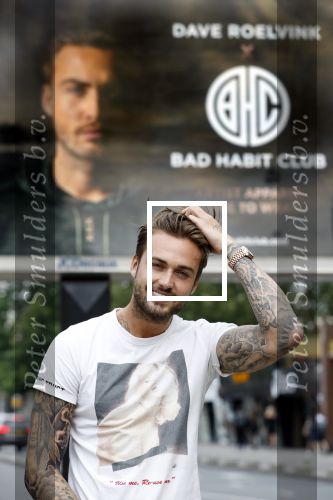 Amsterdam 24 mei 2018
Dave Roelvink op zijn Piaggio MP3 motor voor zijn Bad Habbit Club Abri op de stadhouderskade.