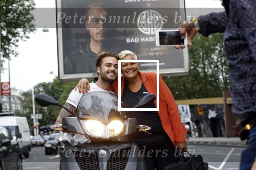 Amsterdam 24 mei 2018
Dave Roelvink op zijn Piaggio MP3 motor voor zijn Bad Habbit Club Abri op de stadhouderskade.