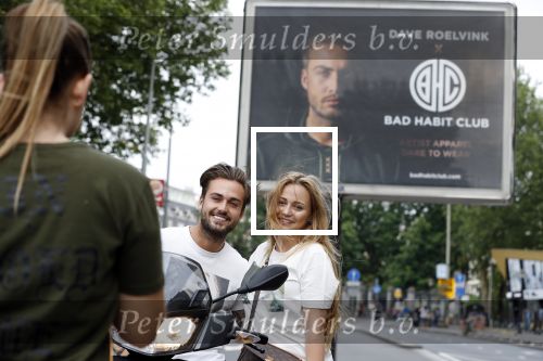 Amsterdam 24 mei 2018
Dave Roelvink op zijn Piaggio MP3 motor voor zijn Bad Habbit Club Abri op de stadhouderskade.