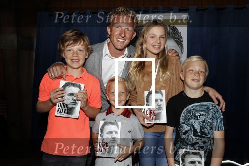 Katwijk 14 mei 2018
Boekpresentatie Dirk Kuyt in aanwezigheid van zijn kinderen en vrouw Gertrude.