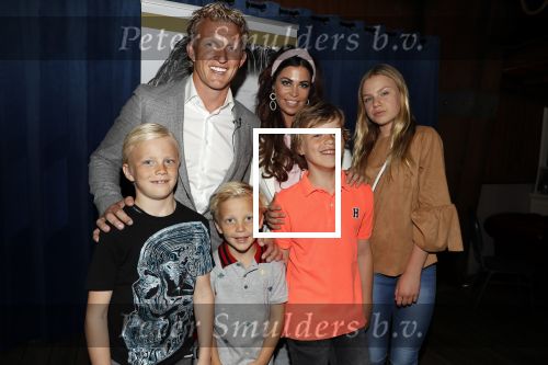 Katwijk 14 mei 2018
Boekpresentatie Dirk Kuyt in aanwezigheid van zijn kinderen en vrouw Gertrude.