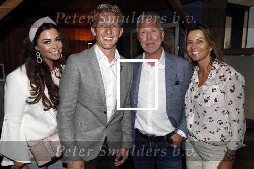 Katwijk 14 mei 2018
Boekpresentatie Dirk Kuyt in aanwezigheid van zijn kinderen en vrouw Gertrude. Dirk Gertrude Rob en Esther jansen
