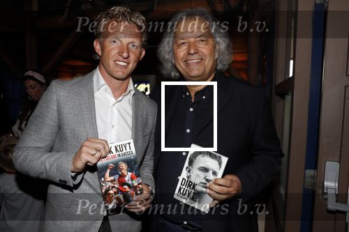Katwijk 14 mei 2018
Boekpresentatie Dirk Kuyt in aanwezigheid van zijn kinderen en vrouw Gertrude. Dirk met de schrijver Jaap de Groot