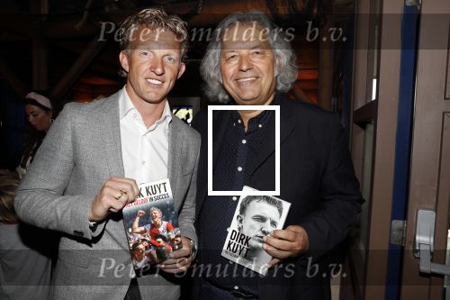 Katwijk 14 mei 2018
Boekpresentatie Dirk Kuyt in aanwezigheid van zijn kinderen en vrouw Gertrude. Dirk met de schrijver Jaap de Groot