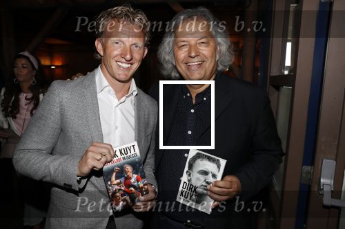 Katwijk 14 mei 2018
Boekpresentatie Dirk Kuyt in aanwezigheid van zijn kinderen en vrouw Gertrude. Dirk met de schrijver Jaap de Groot