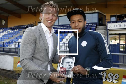 Katwijk 14 mei 2018
Boekpresentatie Dirk Kuyt in aanwezigheid van zijn kinderen en vrouw Gertrude. Dirk en Tony Vilhaena