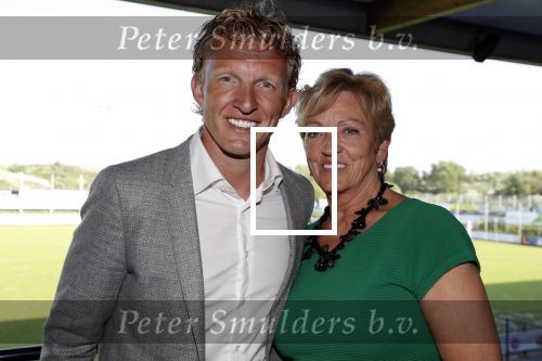 Katwijk 14 mei 2018
Boekpresentatie Dirk Kuyt in aanwezigheid van zijn kinderen en vrouw Gertrude. Dirk met zijn moeder en zussen