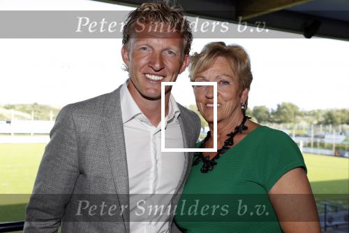 Katwijk 14 mei 2018
Boekpresentatie Dirk Kuyt in aanwezigheid van zijn kinderen en vrouw Gertrude. Dirk met zijn moeder en zussen