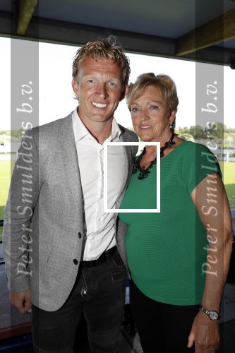 Katwijk 14 mei 2018
Boekpresentatie Dirk Kuyt in aanwezigheid van zijn kinderen en vrouw Gertrude. Dirk met zijn moeder en zussen