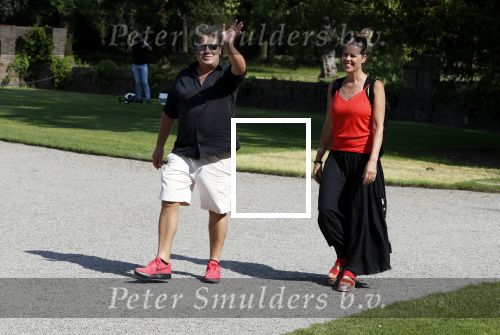 Haarzuilens 6 juni 2018
Opening expositie in kasteel de haar met oa Rene Mioch Annewil Blankers Renee Soutendijk en Willeke v Ammelrooij. Dirk Zeelenberg met zijn vrouw Suus en hun kinderen