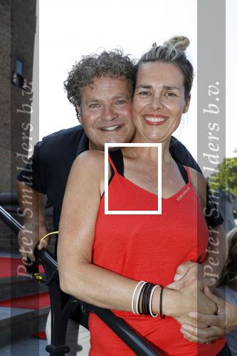 Haarzuilens 6 juni 2018
Opening expositie in kasteel de haar met oa Rene Mioch Annewil Blankers Renee Soutendijk en Willeke v Ammelrooij. Dirk Zeelenberg met zijn vrouw Suus en hun kinderen