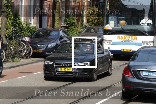 Amsterdam 29 mei 2018
Dirk Zeelenberg met kinderen in audi A5 cabrio.