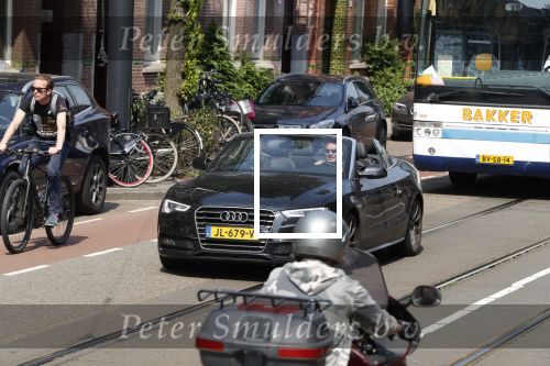 Amsterdam 29 mei 2018
Dirk Zeelenberg met kinderen in audi A5 cabrio.