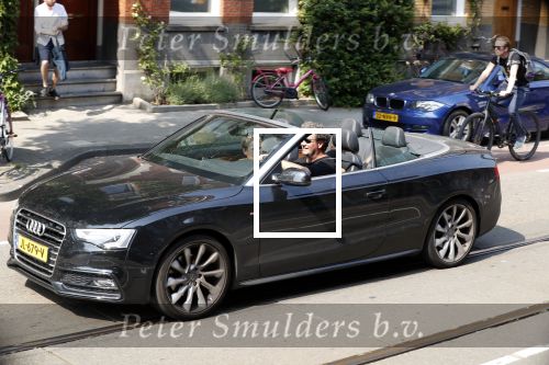 Amsterdam 29 mei 2018
Dirk Zeelenberg met kinderen in audi A5 cabrio.