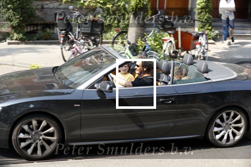 Amsterdam 29 mei 2018
Dirk Zeelenberg met kinderen in audi A5 cabrio.