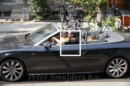 Amsterdam 29 mei 2018
Dirk Zeelenberg met kinderen in audi A5 cabrio.