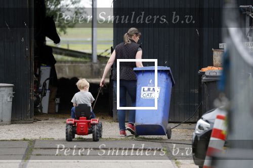 Wijdewormer 22 mei 2018
Elise Knetemann met zoontje op bezoek bij haar broer Marnix Knetemann